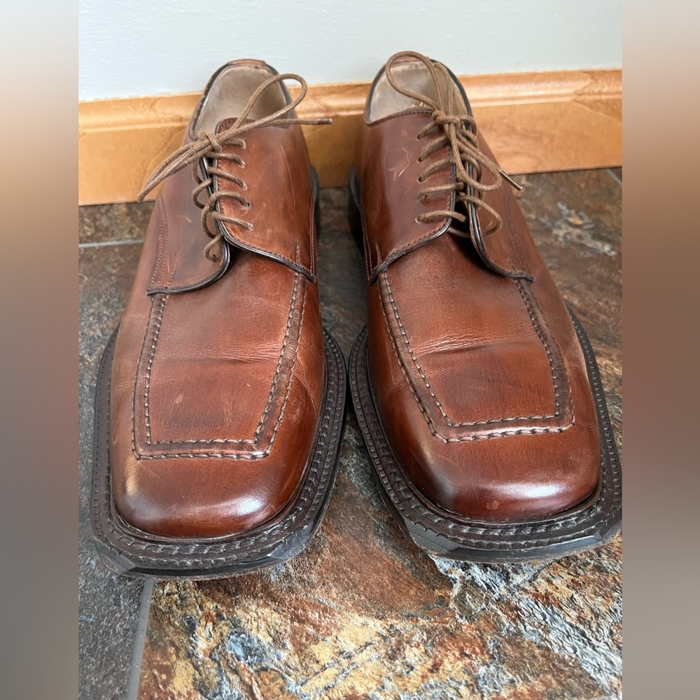 Men’s Bachrach brown lace up calf leather oxford shoe. Made in Italy. Size 10